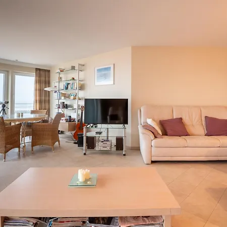 Marvelous With A Stunning View And Garage Appartement Oostende
