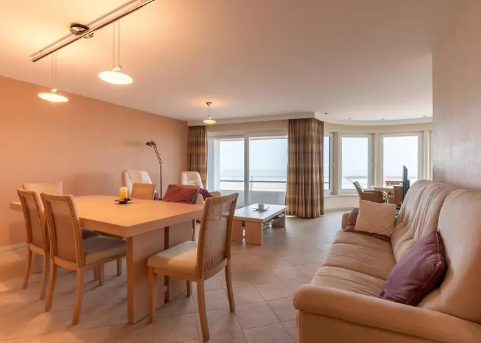 Marvelous With A Stunning View And Garage شقة